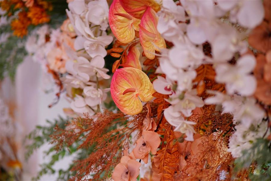 Kunstige efterårsbuketter - en farverig tilføjelse til din indretning